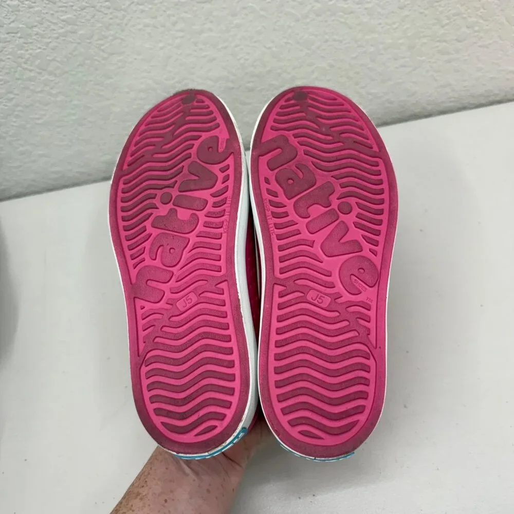 Native Jefferson Pink Slip On Water Closed Toe Shoes Kids Girls Youth size 5